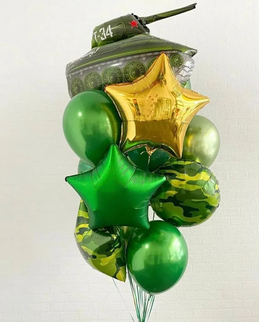 №10 Фонтан из шаров с танком и звёздами, зелёный с золотом — 23 февраля, Лавка Шаров Мытищи