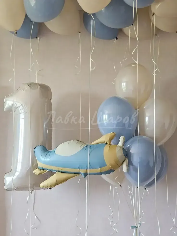 №1160 Композиция из шаров с самолётом под потолком, голубой — для мальчика, Лавка Шаров Мытищи