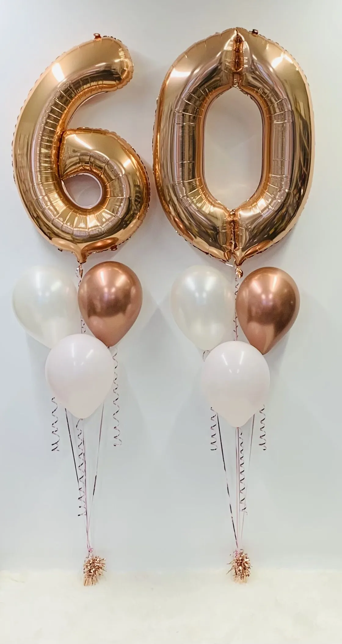 №30 Цифра 60 с двумя фонтанами, розовое золото с белым — юбилей, Лавка Шаров Мытищи